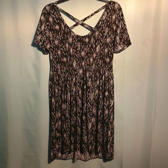 Women’s Black & Beige Ikat Print Dress Short Sleeve Cross Back Casual Boho Style - Picture 4 of 4